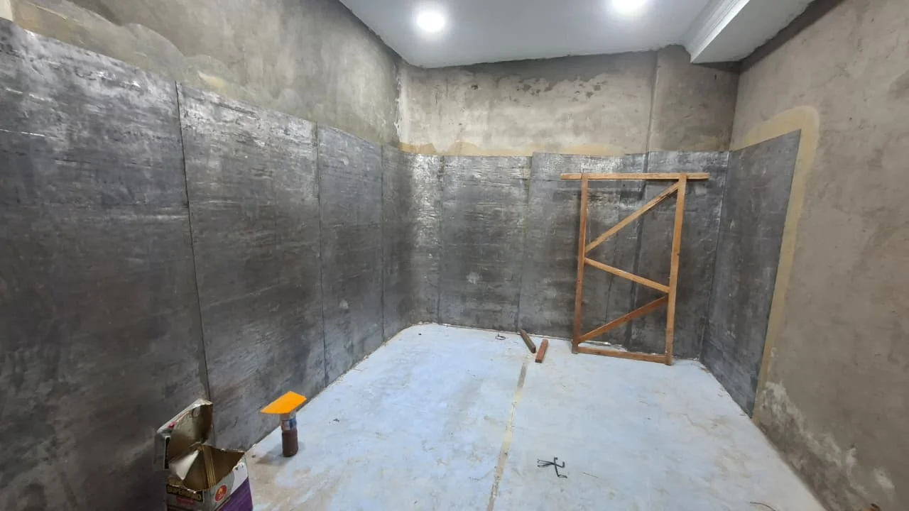 Pemasangan Pelindung Radiasi (Timbal) dan Uji Paparan
