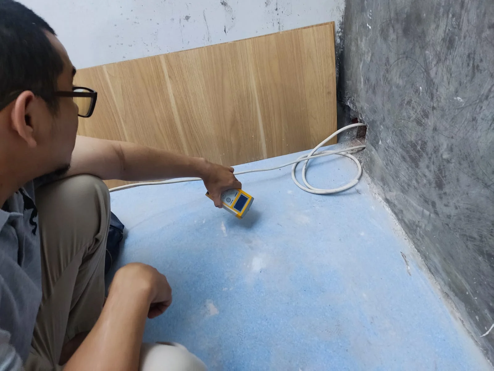 Pemasangan Pelindung Radiasi (Timbal) dan Uji Paparan