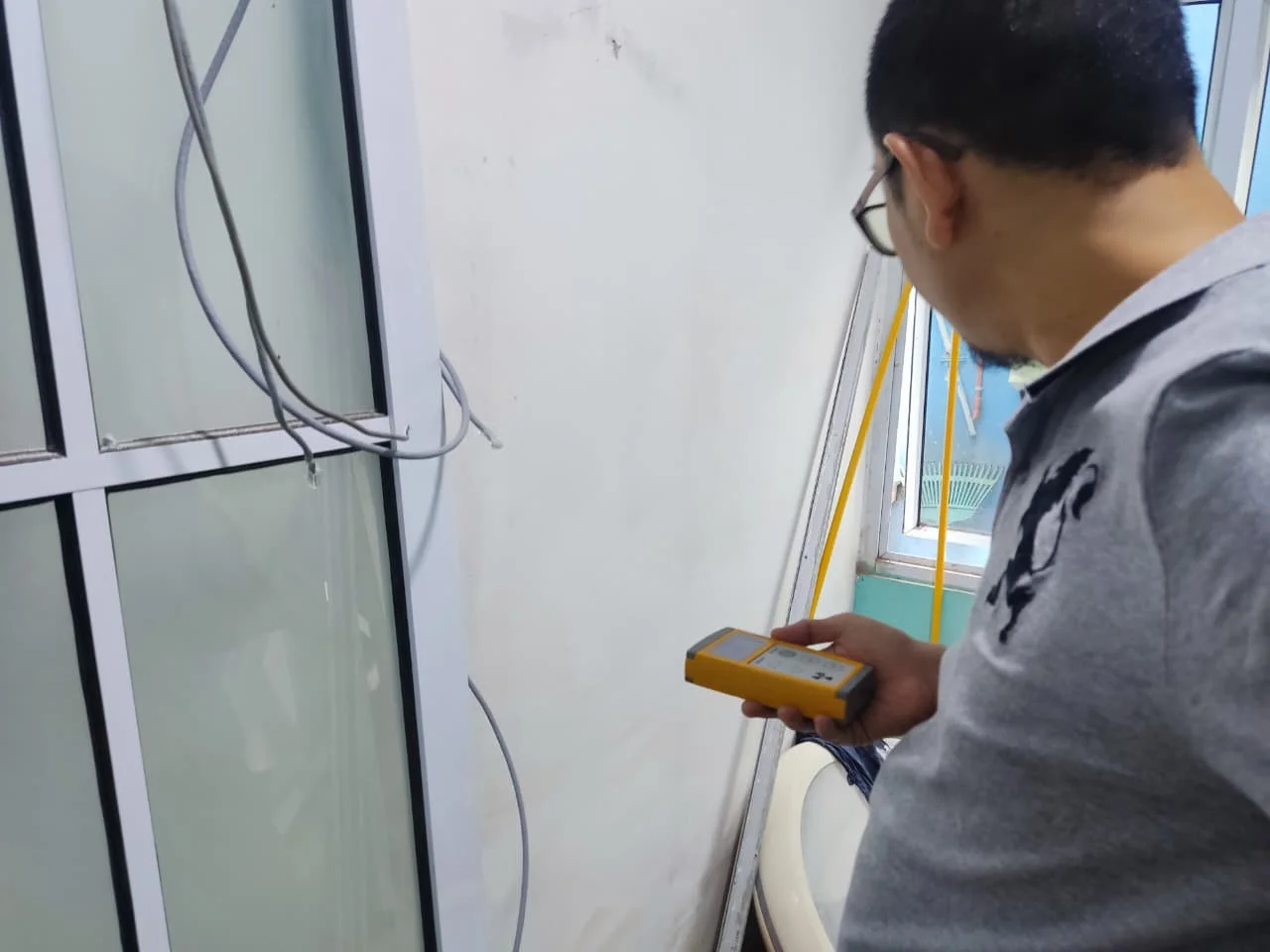 Pemasangan Pelindung Radiasi (Timbal) dan Uji Paparan